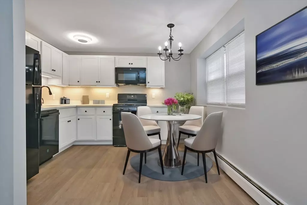 North Andover, MA 01845,47 - 7 Edgelawn Avenue #7