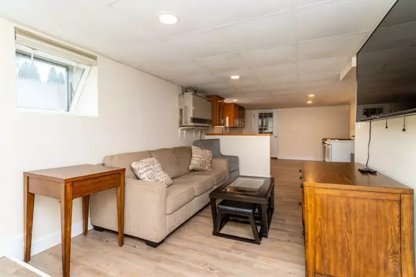 Braintree, MA 02184,903 Granite #B