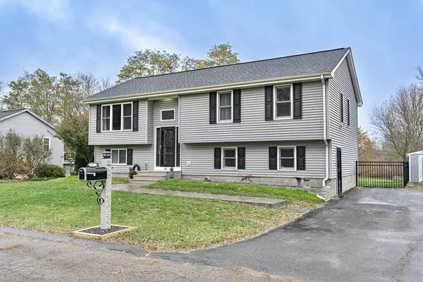 Taunton, MA 02780,41 Hart Ave