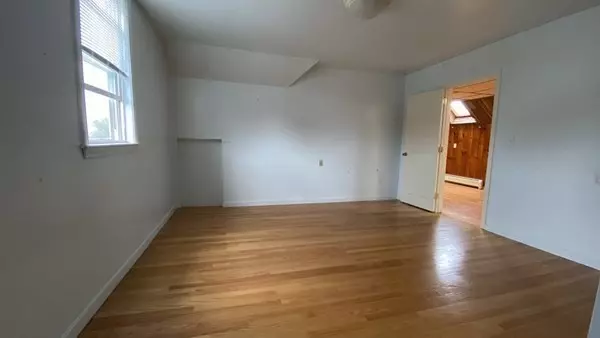 Quincy, MA 02171,143 Billings St #3