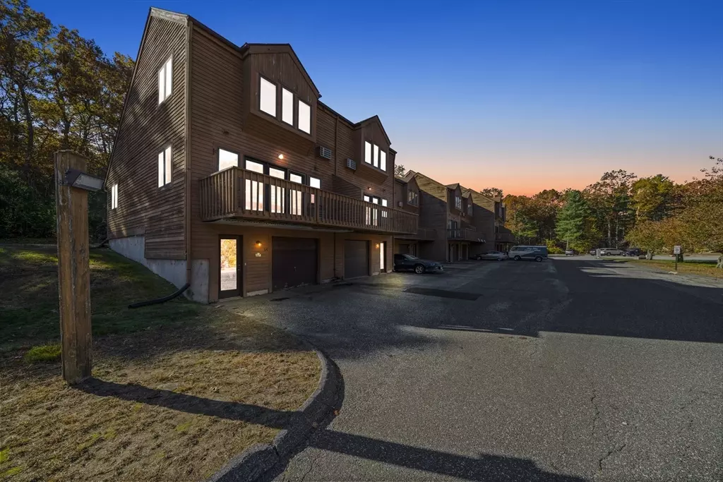 Stafford, CT 06076,44 Tolland Avenue #64