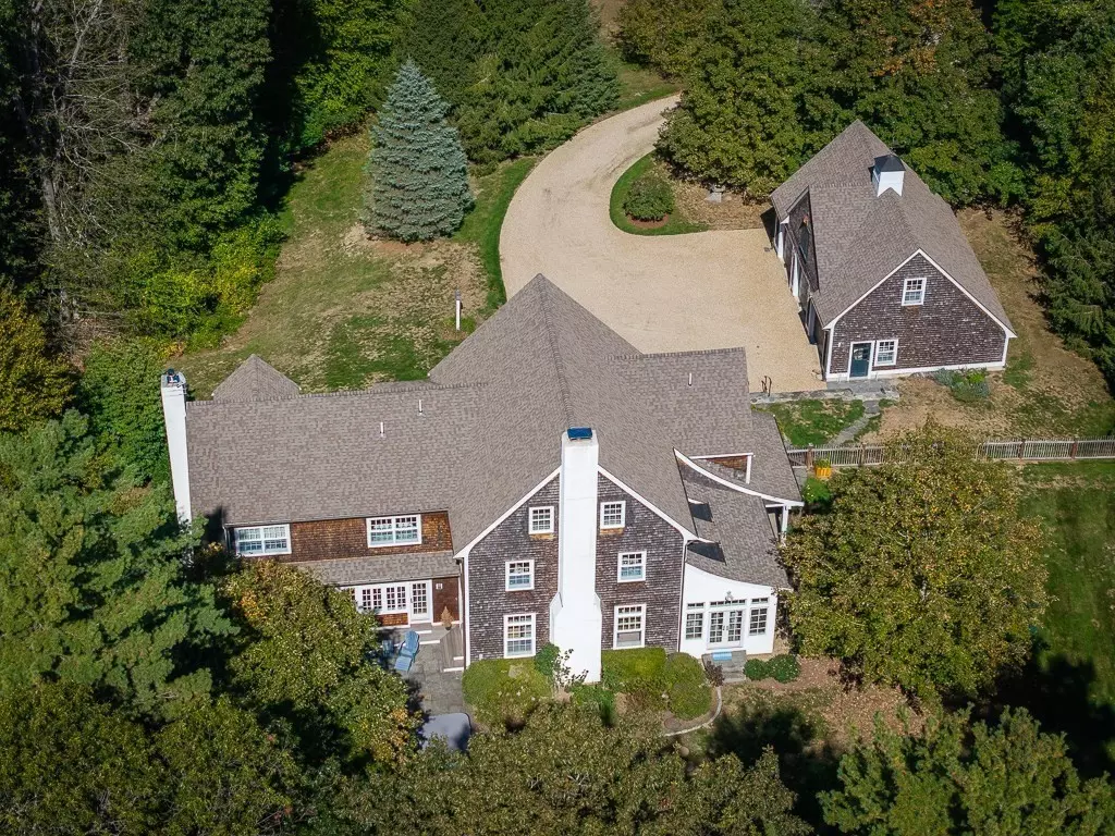 Essex, MA 01929,4 Tara Rd