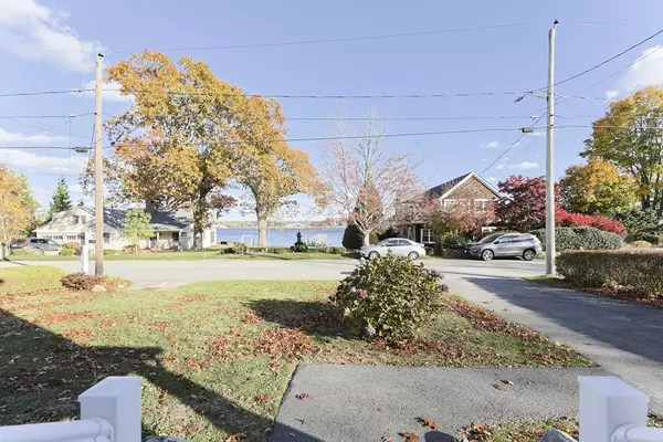 341 Seaview Avenue, Swansea, MA 02777