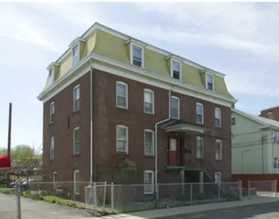 Chicopee, MA 01013,20 Park St #1L