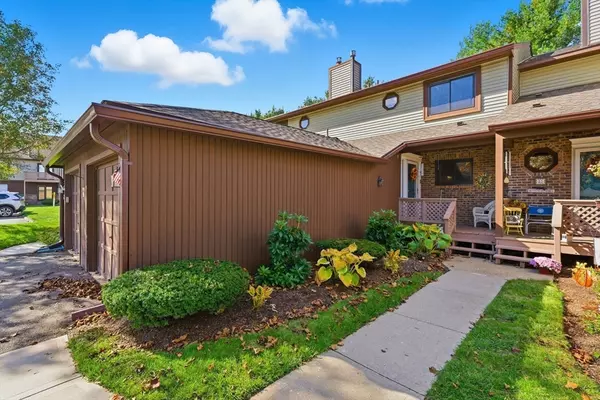 Agawam, MA 01001,82 Dogwood Lane #82