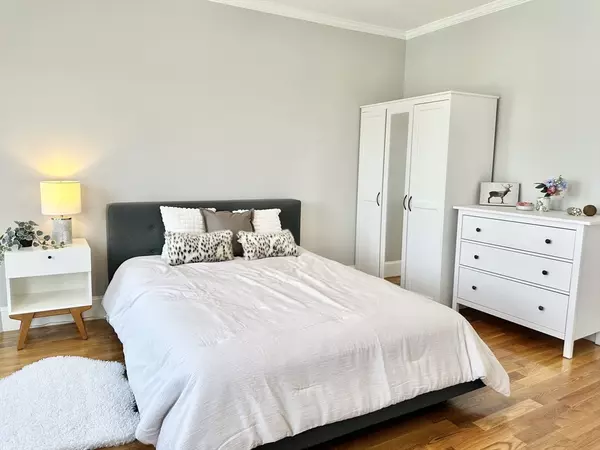 Boston, MA 02128,299 Maverick St #3