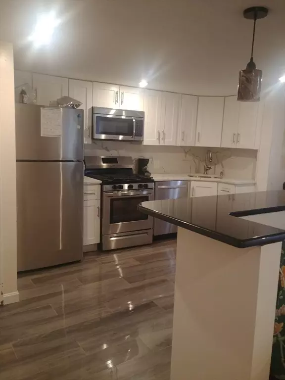 Saugus, MA 01906,77 Bristow St #1