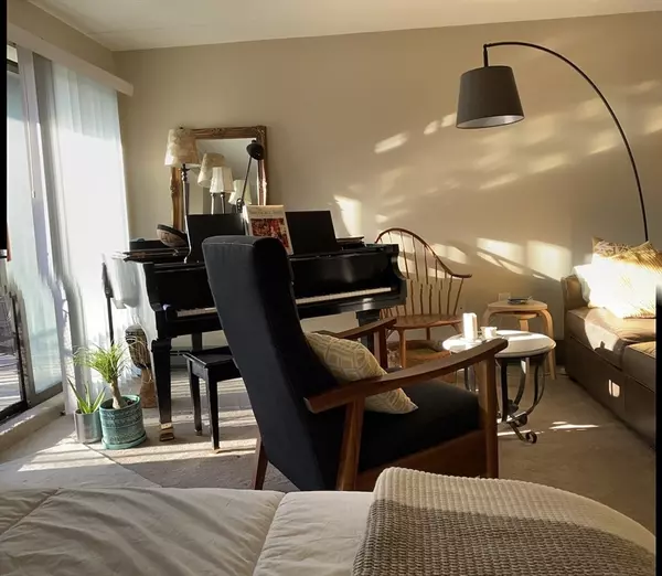 Arlington, MA 02476,60 Pleasant St. #211