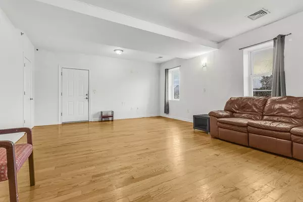 Boston, MA 02119,48 Dudley St #3