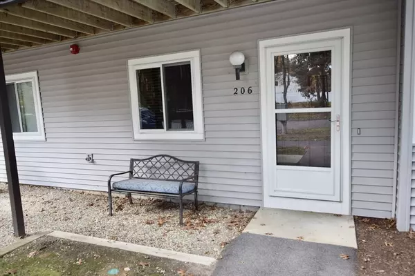 Raynham, MA 02767,206 Park Place #206