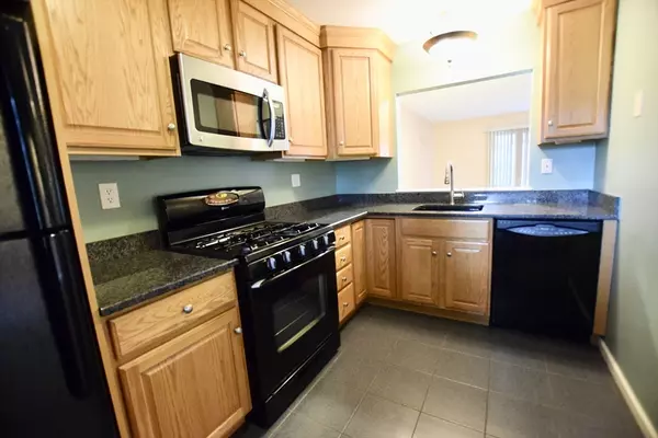 Raynham, MA 02767,206 Park Place #206