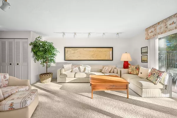 Falmouth, MA 02536,144 Strawberry Mdws #144