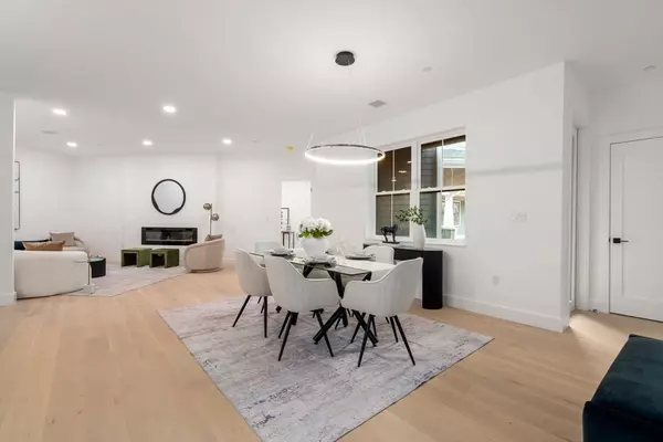 Wellesley, MA 02482,16 Stearns Rd #207