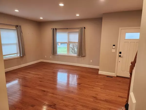 Clinton, MA 01510,66 Oak St #66