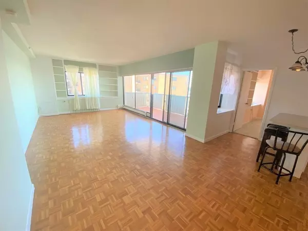 Lynn, MA 01902,300 Lynn Shore Dr #711