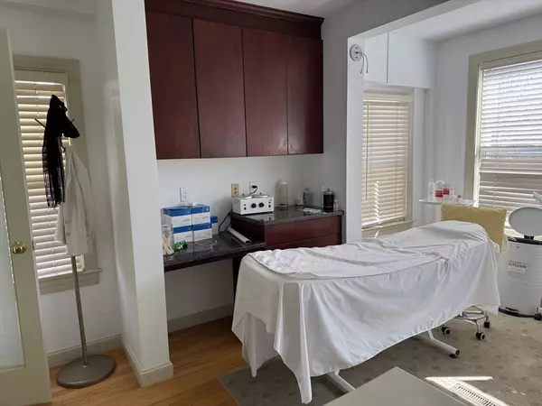 Framingham, MA 01701,7 Central St #A