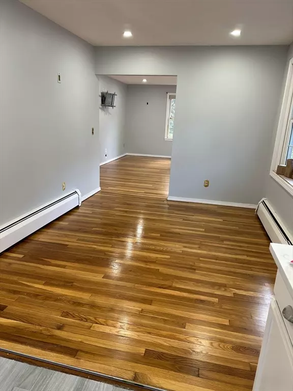 Fitchburg, MA 01420,20 Oregon Ave