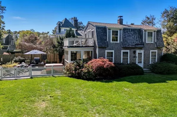 Duxbury, MA 02332,11 Friendship Lane