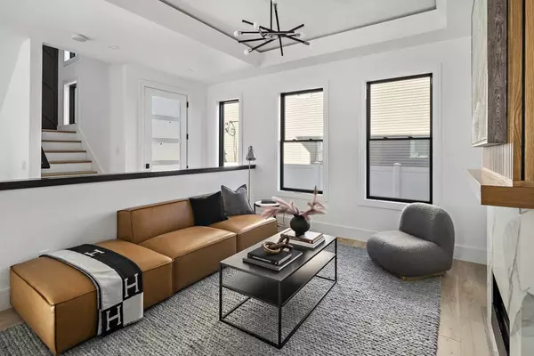 Newton, MA 02458,92 Chapel Street #92