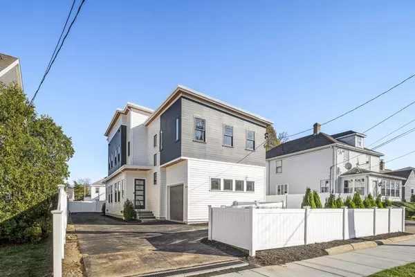 92 Chapel Street #92, Newton, MA 02458