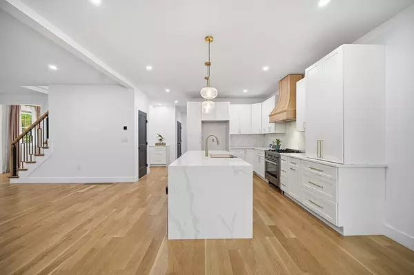 Dartmouth, MA 02747,27 Woodcock Road