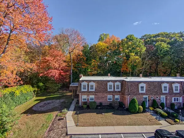 South Hadley, MA 01075,39 W Summit St #36