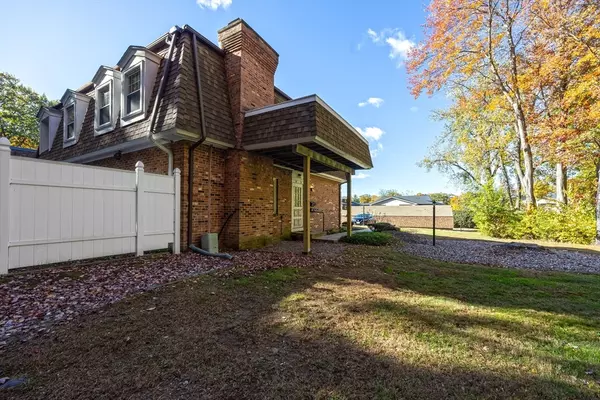 South Hadley, MA 01075,39 W Summit St #36