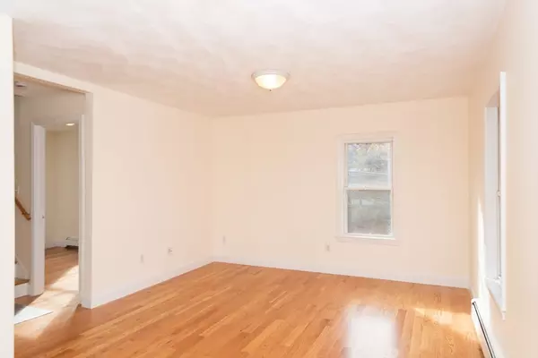 Reading, MA 01867,18 Union St #2