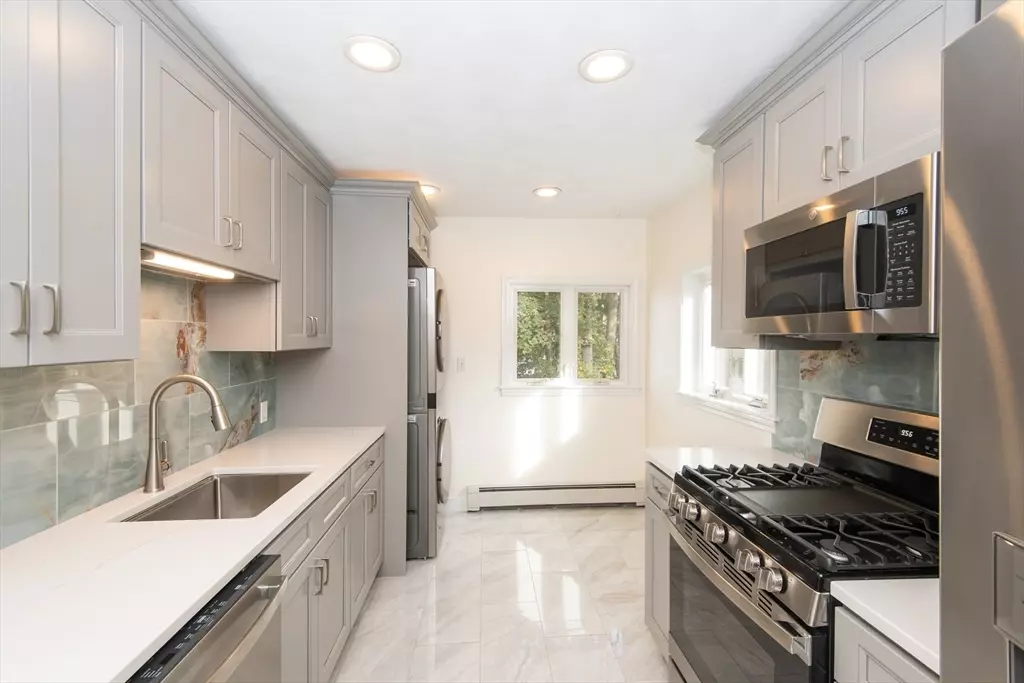 Reading, MA 01867,18 Union St #2