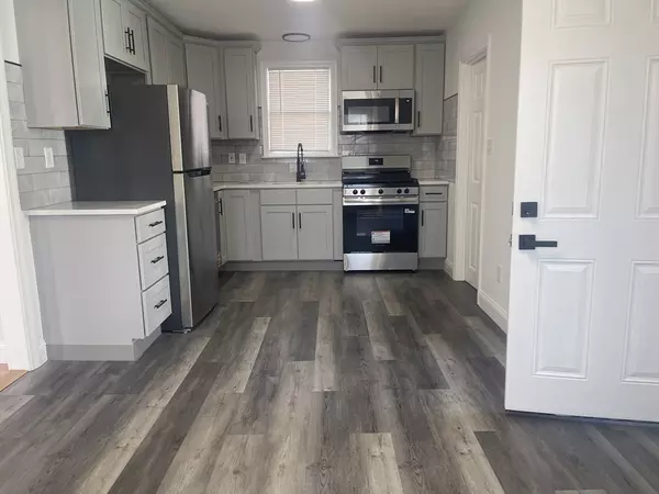 Stoughton, MA 02072,324 Park St #1