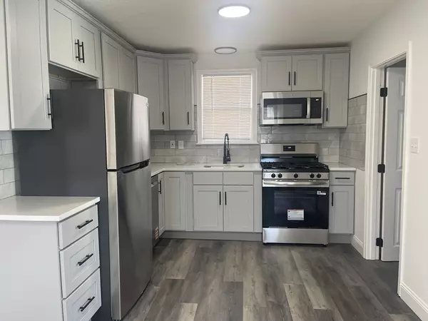 Stoughton, MA 02072,324 Park St #1