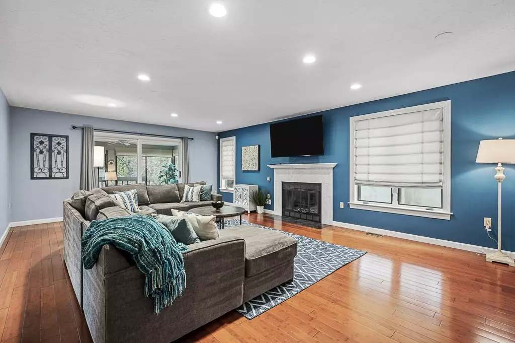 Westford, MA 01886,91 Jimney Dr #91