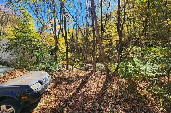 Oxford, MA 01537,9 Wallace Ct