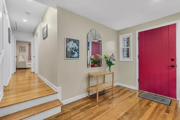 Wayland, MA 01778,14 Lundy Ln