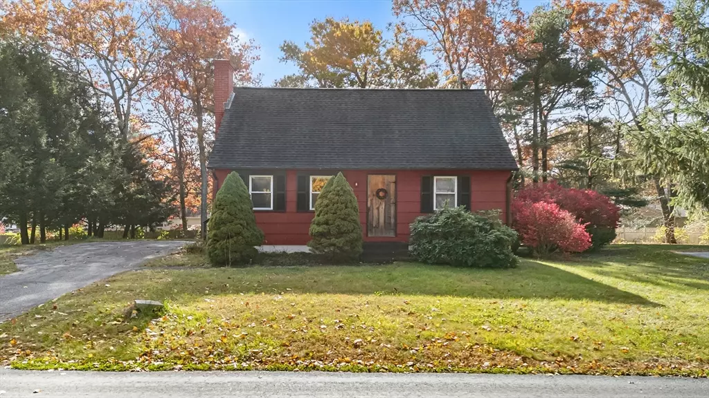 Oxford, MA 01540,10 Friar Tuck Ln