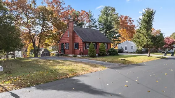 Oxford, MA 01540,10 Friar Tuck Ln