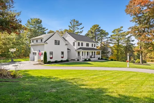 18 Quaker Ln, Bourne, MA 02532
