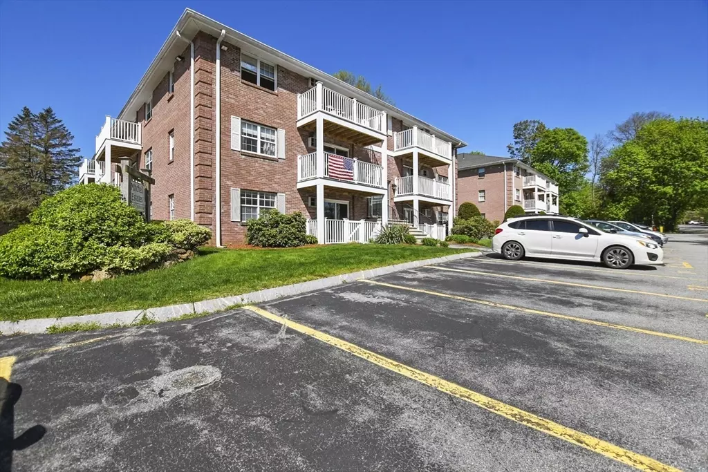 Billerica, MA 01821,5 Kenmar Dr #18