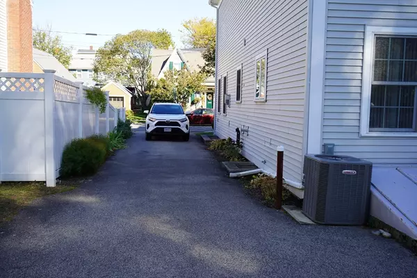 Beverly, MA 01915,37 Charnock St. #B