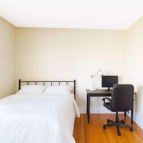 Boston, MA 02120,86 Hammond St., #4