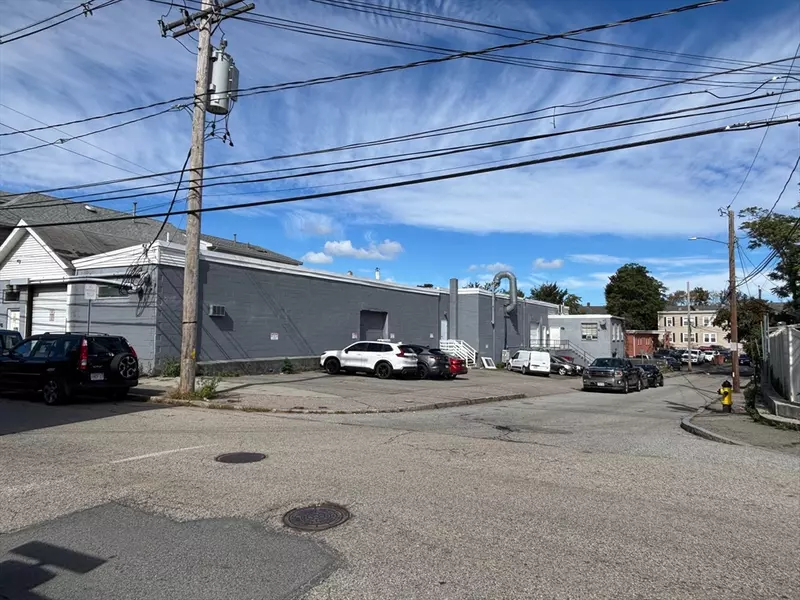 91 Felton #1st floor, Waltham, MA 02453