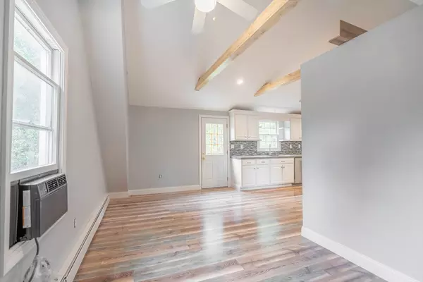 Charlton, MA 01507,87 Brookfield Rd #1