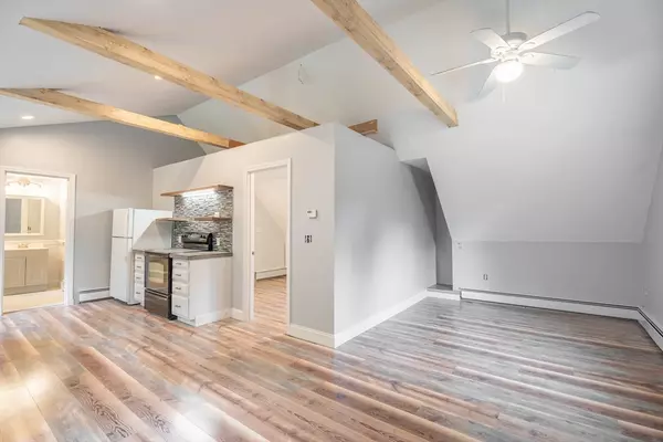 Charlton, MA 01507,87 Brookfield Rd #1