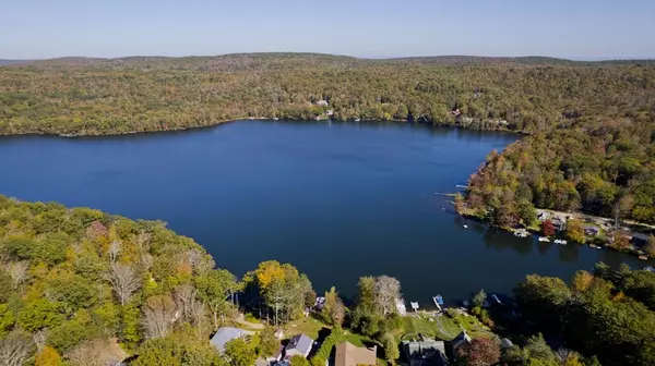 Huntington, MA 01050,105 Norwich Lake