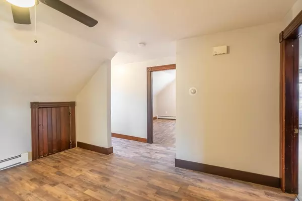 West Brookfield, MA 01585,85 East Main St #3