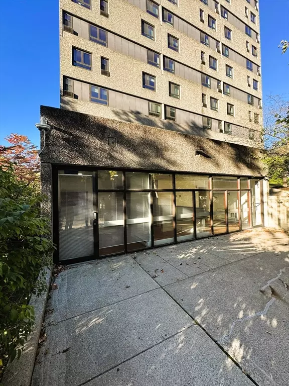 Brookline, MA 02446,10 Lancaster Terrace #unit 1