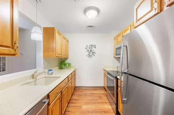 Norwell, MA 02061,7 Assinippi Ave #306