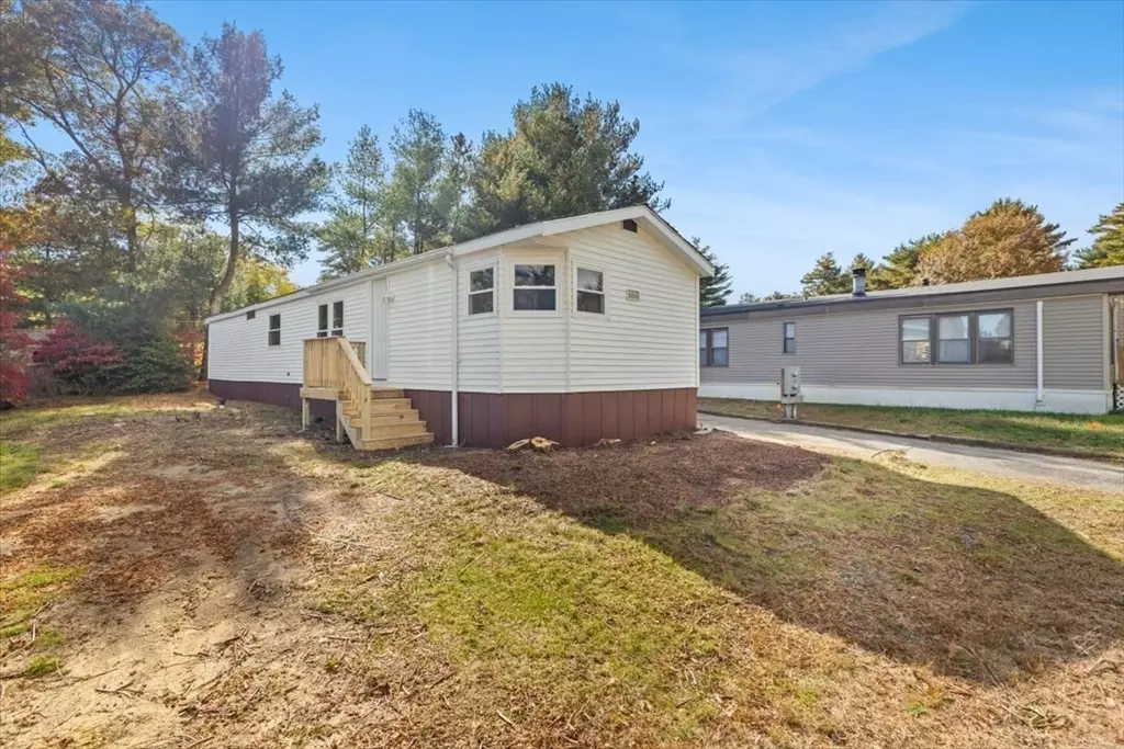 Carver, MA 02330,5 Marks Way