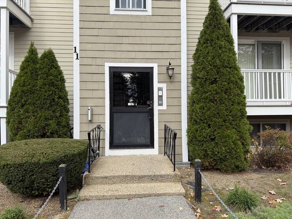 Marshfield, MA 02050,451 School St #11-5