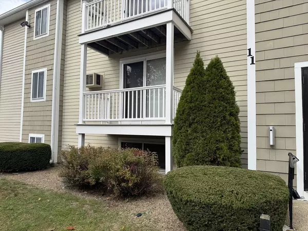 Marshfield, MA 02050,451 School St #11-5